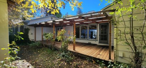 395 Spg St, Ukiah CA 95482-4221 exterior