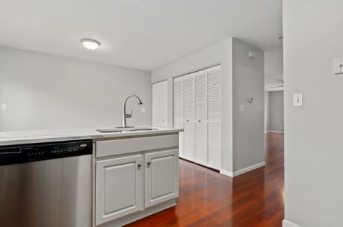 902 Galway Ln, Pingree Grove IL  60140-9174 exterior