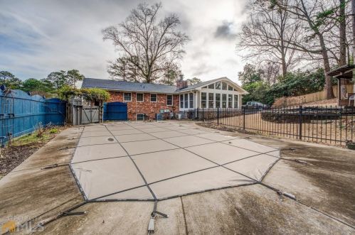 1250 Pine Knoll Ln, Conyers GA  30013-1246 exterior