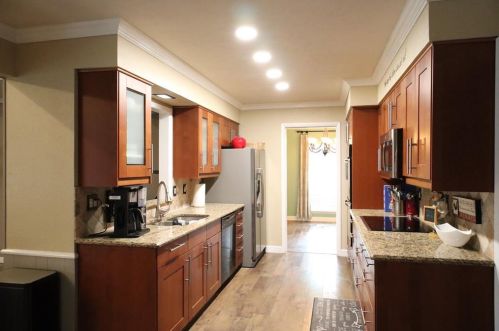 3423 Gladiolus Ln, Dallas TX  75233-3803 exterior