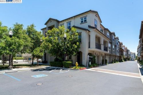 640 Messina Gardens Ln, San Jose, CA 95133-2075