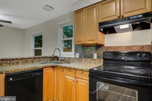 8902 Albert Stewart Ln, Silver Spring MD 20910-1949 exterior