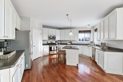 270 Willington Way, Oswego, IL 60543-2206