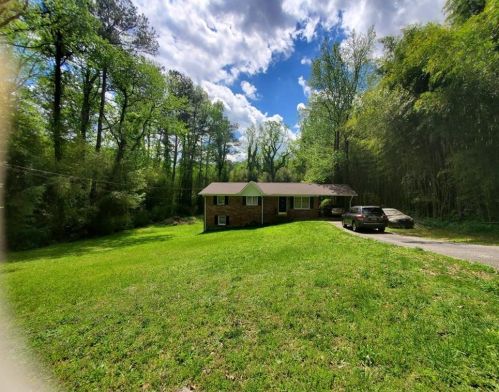 831 Larkin Ln, Mableton, GA 30126-5011