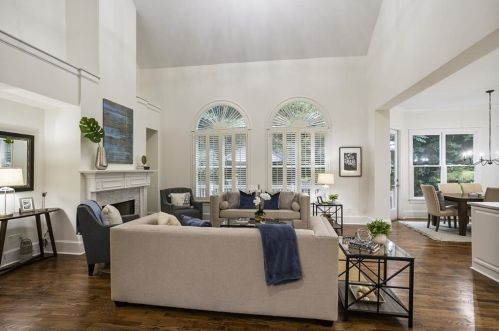 710 Lake Summit Dr, Atlanta GA  30342-1919 exterior