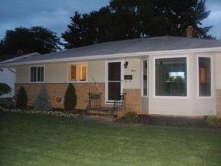 3975 Spencer Rd, Cleveland OH  44116-3865 exterior