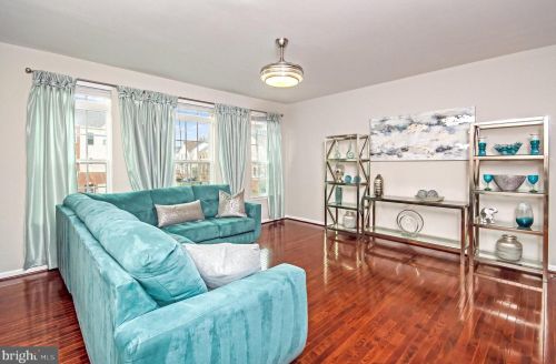 12649 Aubrey Glen Ter, Woodbridge, VA 22192-7826