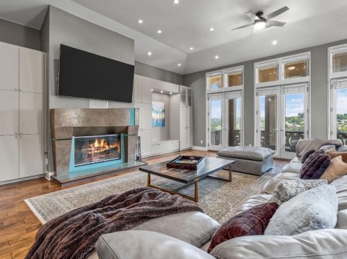 4750 Gresham Dr, Folsom CA  95762-7700 exterior