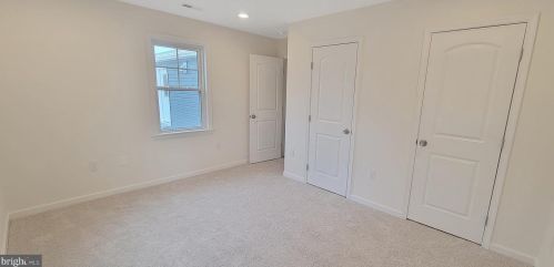 15124 Concord Dr, Woodbridge VA  22193-1640 exterior