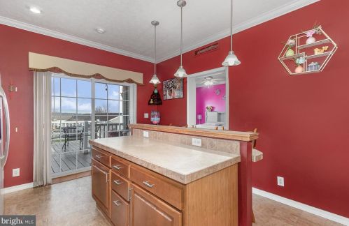 123 Oriole Dr, Carlisle PA  17013-8770 exterior