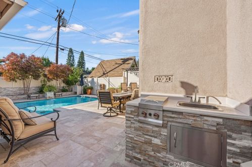 1215 Cordova Ave, Glendale CA  91207-1734 exterior