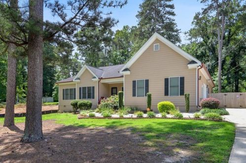 361 Hilltop Circle Ext, Mableton, GA 30126-4341