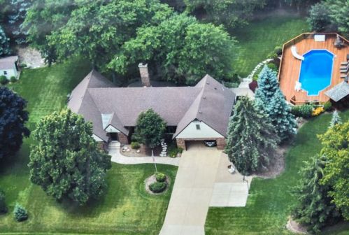 40392 Sunset Ct, Antioch, IL 60002-2027