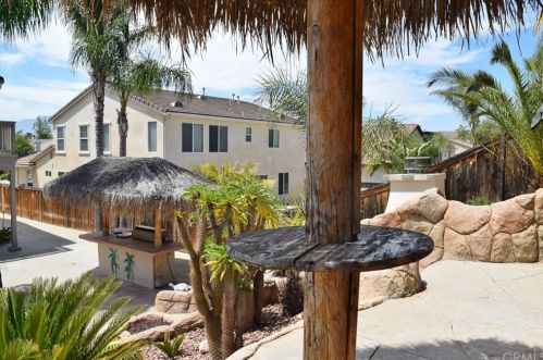 12722 Royal Palm Ln, Riverside CA  92503-7077 exterior