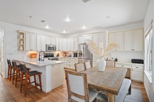 9682 Dublin Bay Ct, Elk Grove, CA 95624-4713