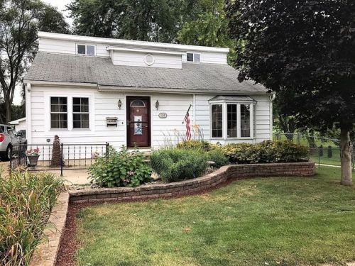 504 Division St, Nelson, IL 61021-3814
