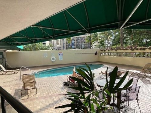 1909 Ala Wai Blvd, Honolulu HI  96815-1817 exterior