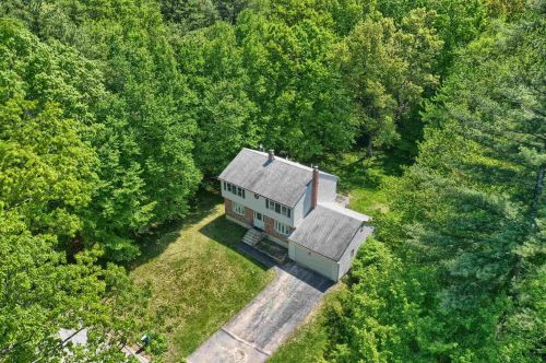 197 Harantis Lake Rd, Chester, NH 03036-4323