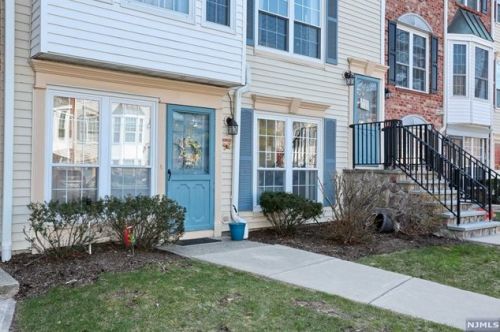 775 Sassafras Ct, Mahwah, NJ 07430-3454