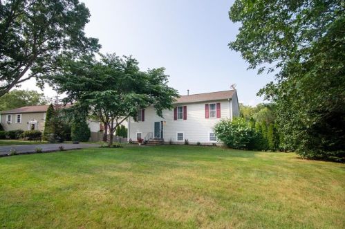 5 Wildflower Dr, Coventry, RI 02816-8258