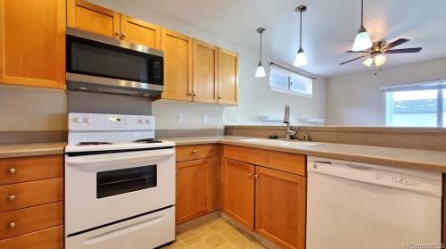 87-1014 Konini St, Nanakuli, HI 96792-5408