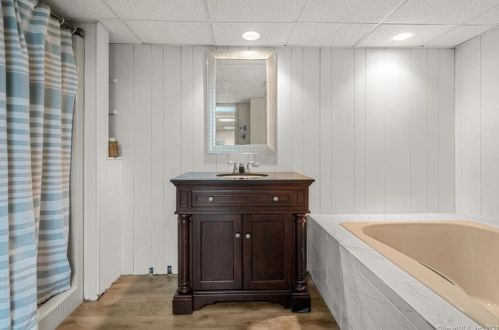 82 Orchard Hill Rd, Torrington CT  06791-1621 exterior