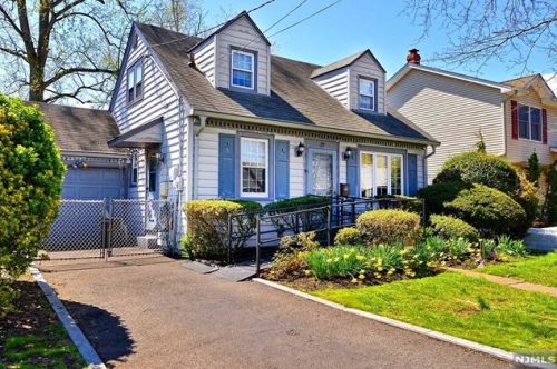 79 Fleetwood Rd, Dumont, NJ 07628-2225