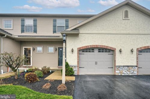 1104 Day Star Dr, Harrisburg, PA 17111-3741