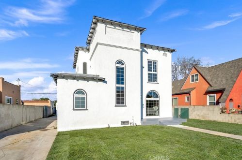 2207 78th St, Inglewood, CA 90305-1115