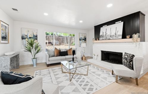 252 Plumosa Ave, Vista CA  92083-8022 exterior
