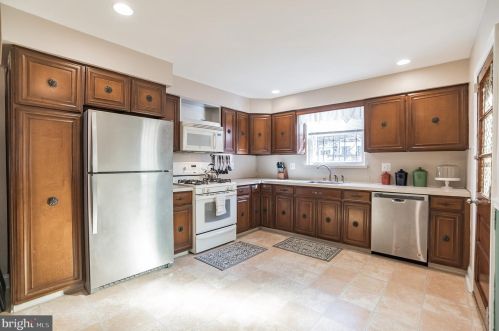 2341 10th St, Philadelphia PA 19133-1512 exterior