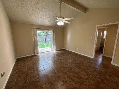 4013 Hunnington Dr, Conroe TX  77303-1807 exterior