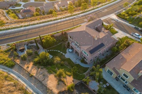 16849 Ridge Cliff Dr, Riverside CA  92503-0251 exterior