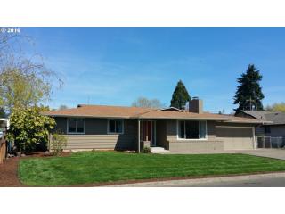 368 Cambridge St, Springfield, OR 97477-1417