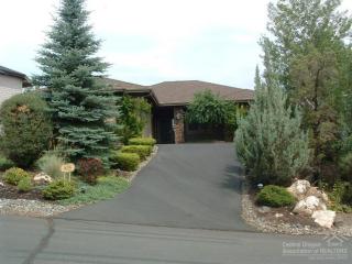 835 Victoria Falls Dr, Eagle Crest, OR 97756-8381