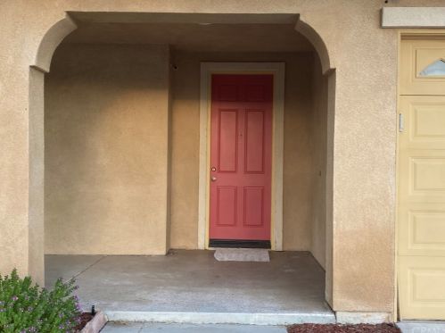 495 Sparrow Ln, San Jacinto, CA 92582-6971