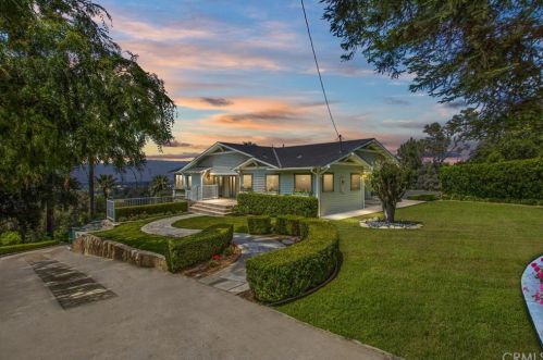 3 Bow B St, Redlands, CA 92373-6827