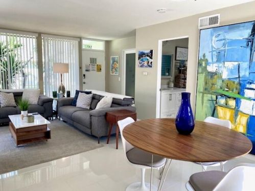 130 Racquet Club Rd, Palm Springs, CA 92262-2016