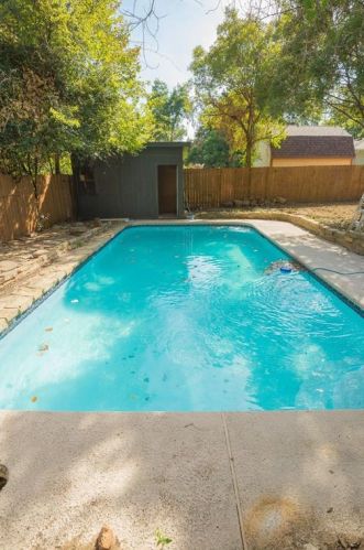 1018 Brookhollow Dr, Irving TX  75061-5514 exterior