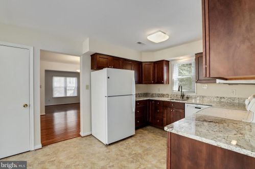 125 Snowy Owl Dr, Silver Spring MD 20901-1656 exterior