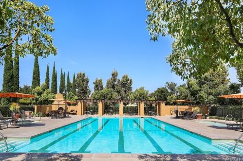 140 Vintage, Irvine CA  92620-3824 exterior
