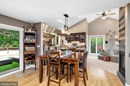 3865 Cinnabar Dr, Saint Paul MN  55122-1614 exterior