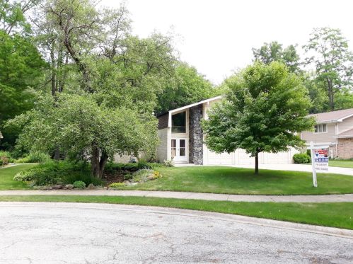 2304 Lisa Ct, Palatine, IL 60067-7227