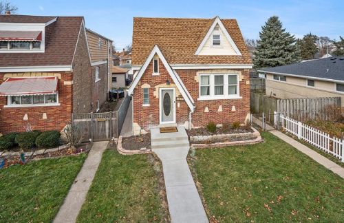 7832 42nd Pl, Lyons, IL 60534-1306