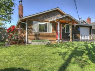 405 10th Ct, Newport, OR 97365-2815