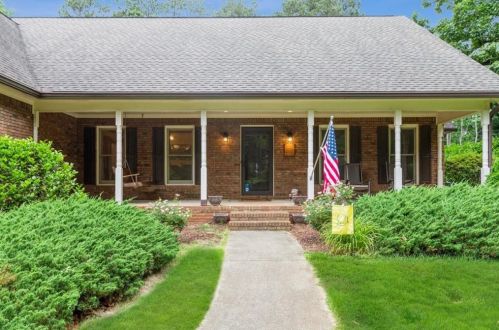 2881 Bunten Rd, Duluth, GA 30096-3635