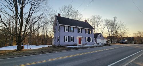 62 Center St, Goffstown, NH 03045-2905