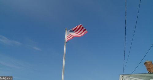 22 Lincoln Dr, Hanover, PA 17331-4906