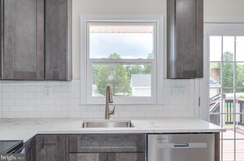 201 Pointfield Dr, Harpers Ferry WV 25425-5173 exterior