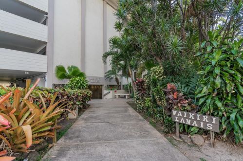 2452 Tusitala St, Honolulu HI  96815-3154 exterior